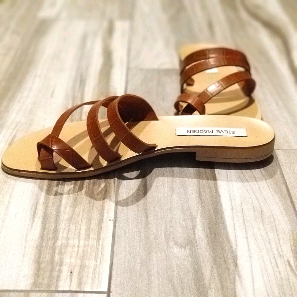 Steve Madden size 9 brown strappy sandals